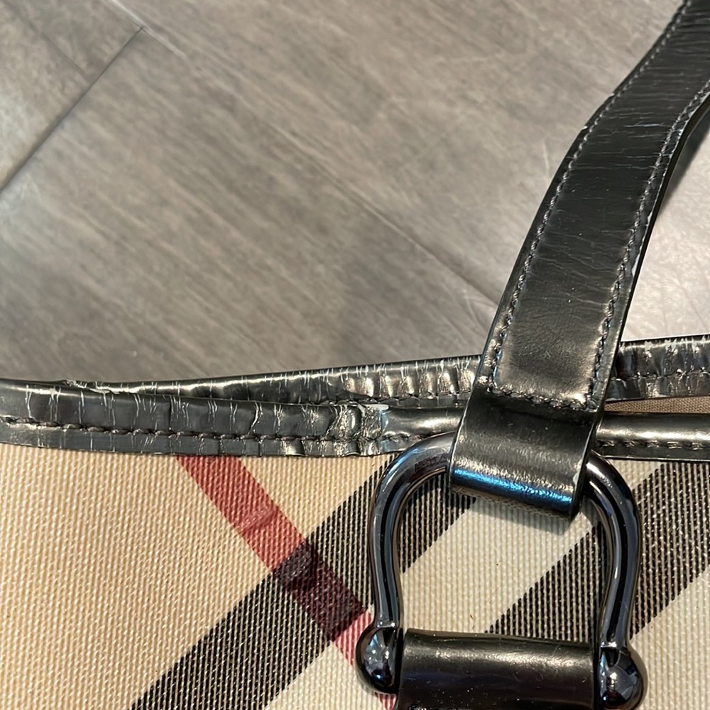 Authentic Burberry Supernova Bag. Good Condition.… - image 8